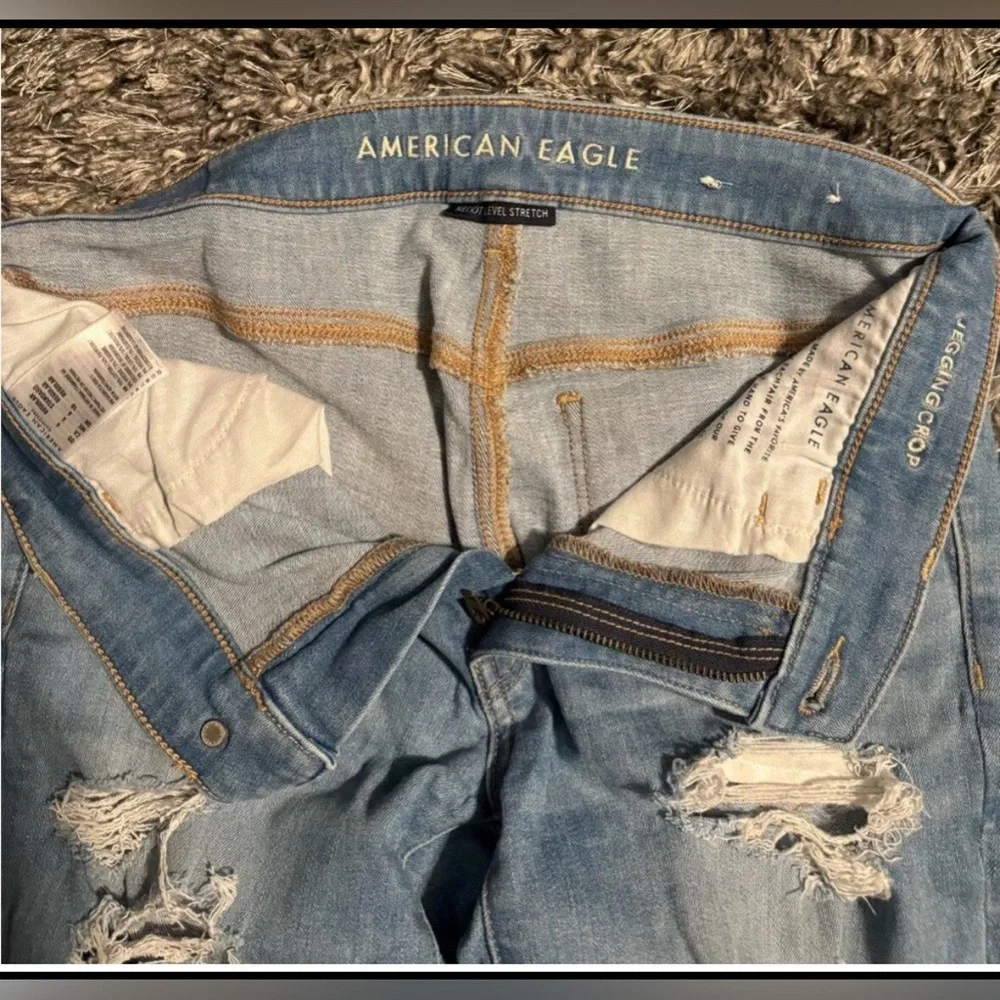 American Eagle Jegging Crop size 6 distressed light wash mid-high rise - Picture 3 of 6